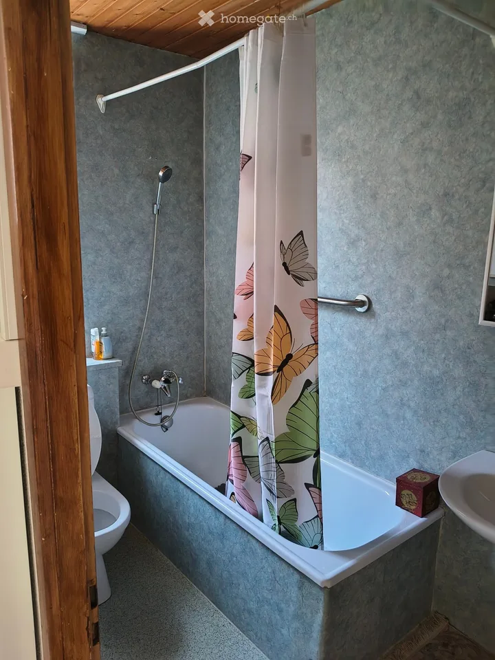 2 Zimmer in Noirmont, 1. Etage