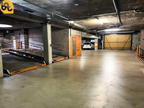 Parkplatz mit Lift in Sierre