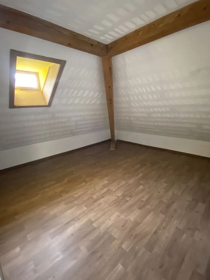 Affascinante appartamento di 5 locali con vista panoramica a Le Locle