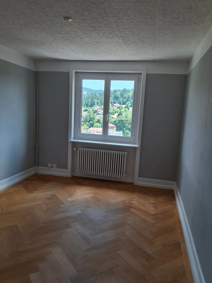 Affascinante appartamento di 5 locali con vista panoramica a Le Locle