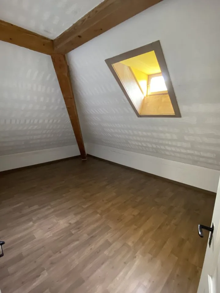 Incantevole appartamento di 5 locali con vista panoramica a Le Locle – foto 6 di 9