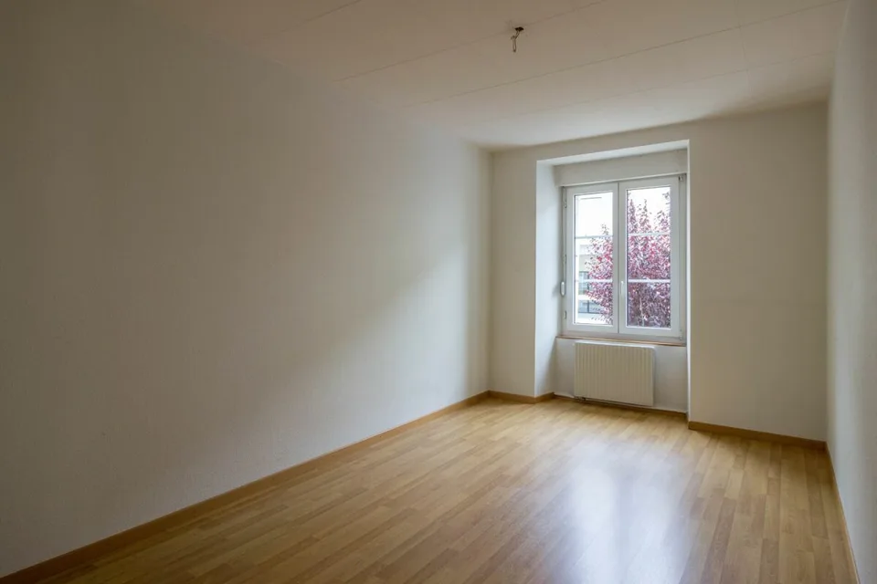 Große Straße 8, Les Brenets - 5-Zimmer-Wohnung im Erdgeschoss – Foto 7 von 9