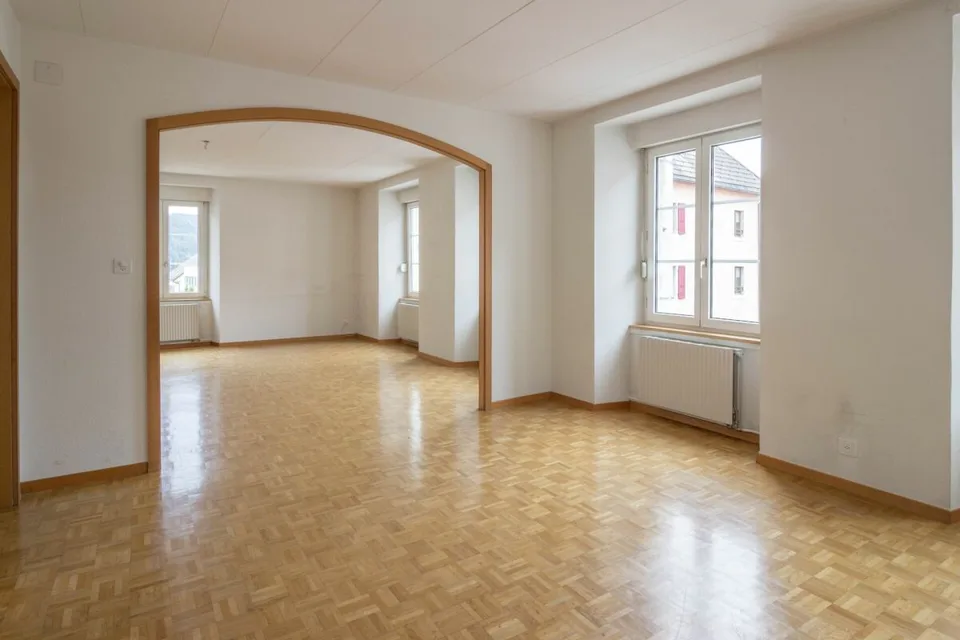 Große Straße 8, Les Brenets - 5-Zimmer-Wohnung im Erdgeschoss