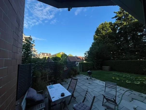 Grosszügiges Wohnen in Zürich Höngg Moderne 5.5 Zimmer Wohnung mit Garten