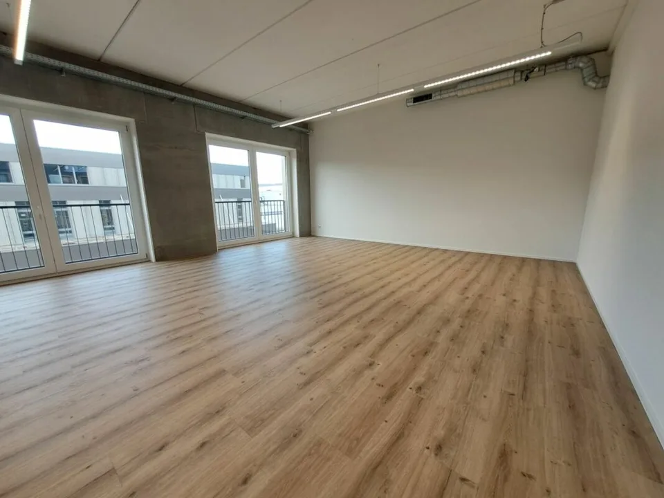Attraktives Büro mit 107m2 in Gewerbegebäude zu vermieten