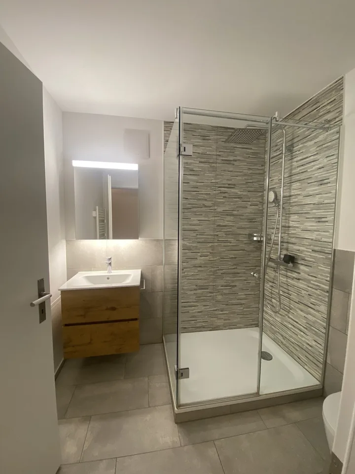 Discover this beautiful 3.5-room apartment in the heart of the popular district 7