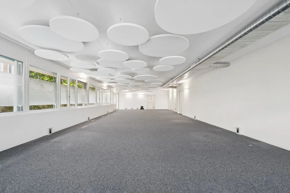 Spazi commerciali in posizione centrale a Opfikon