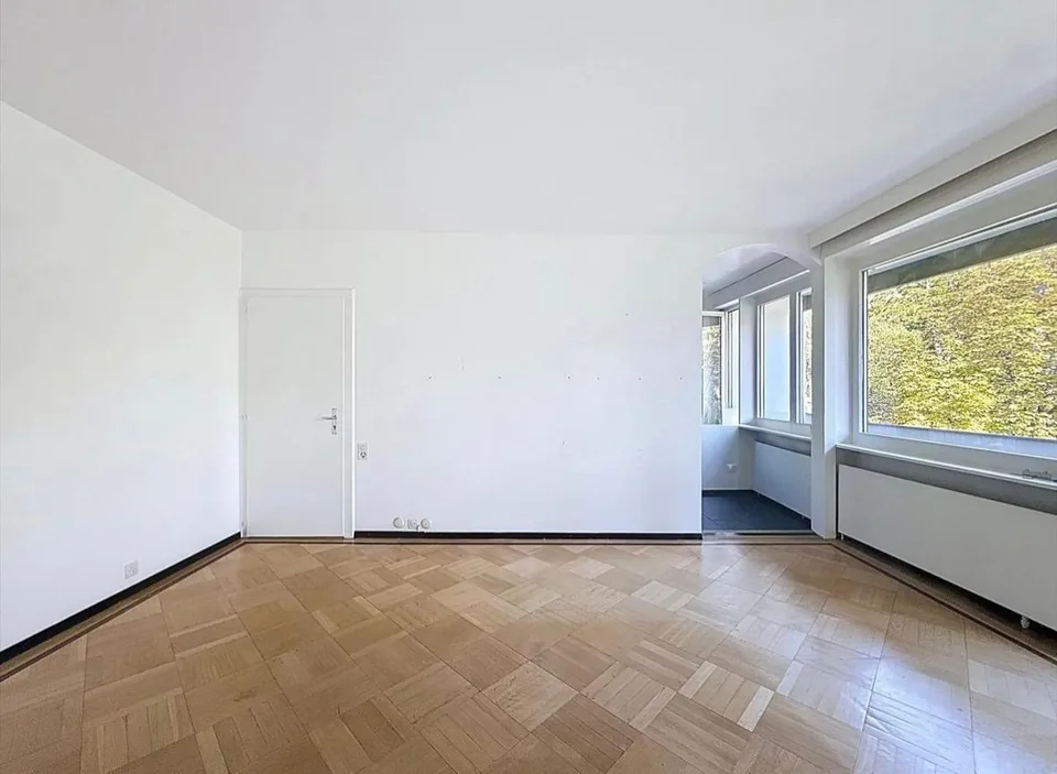Florissant : Bel appartement de 3 pièces avec balcon, piscine et parking