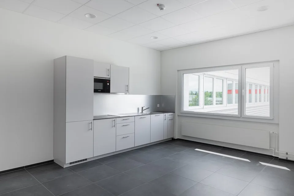 attraktive, moderne Büroräumlichkeiten in Hinwil zu vermieten – Foto 10 von 13