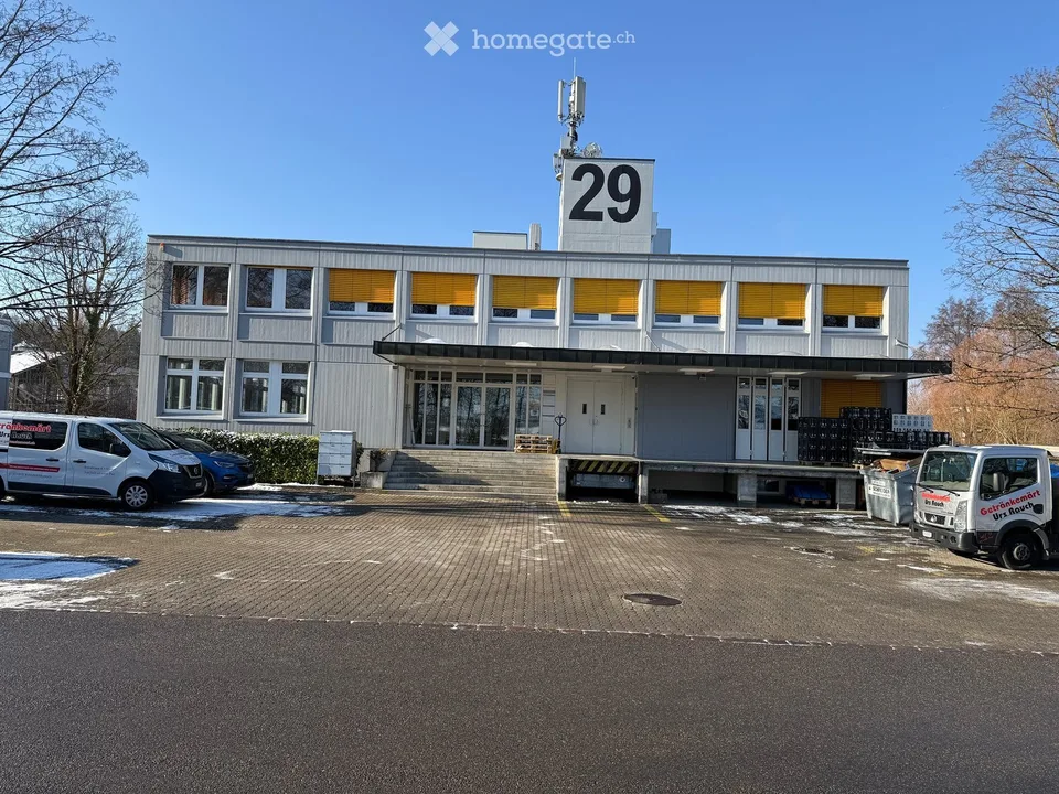Hochregallager, 238qm, Höhe 4.55m und Spedition, 138 qm, mit Rampe, zentral: nur 1.7 km zur Autobahn
