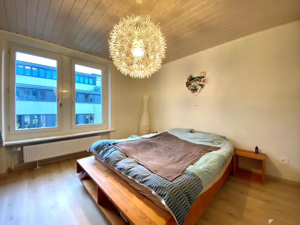 APPARTEMENT 3 PIÈCES LUMINEUX AVEC BALCON TRES CENTRAL