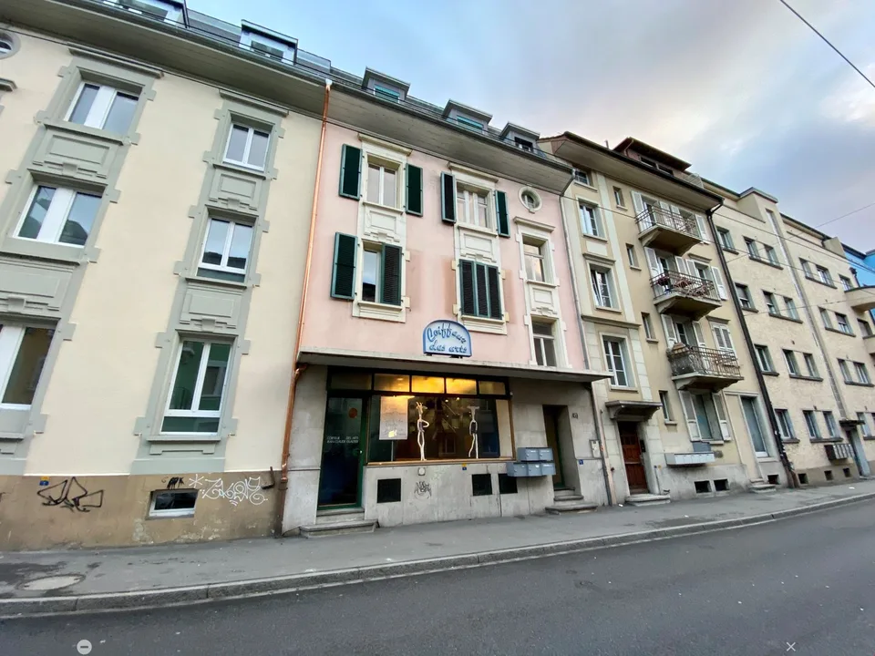 APPARTEMENT 3 PIÈCES LUMINEUX AVEC BALCON TRES CENTRAL