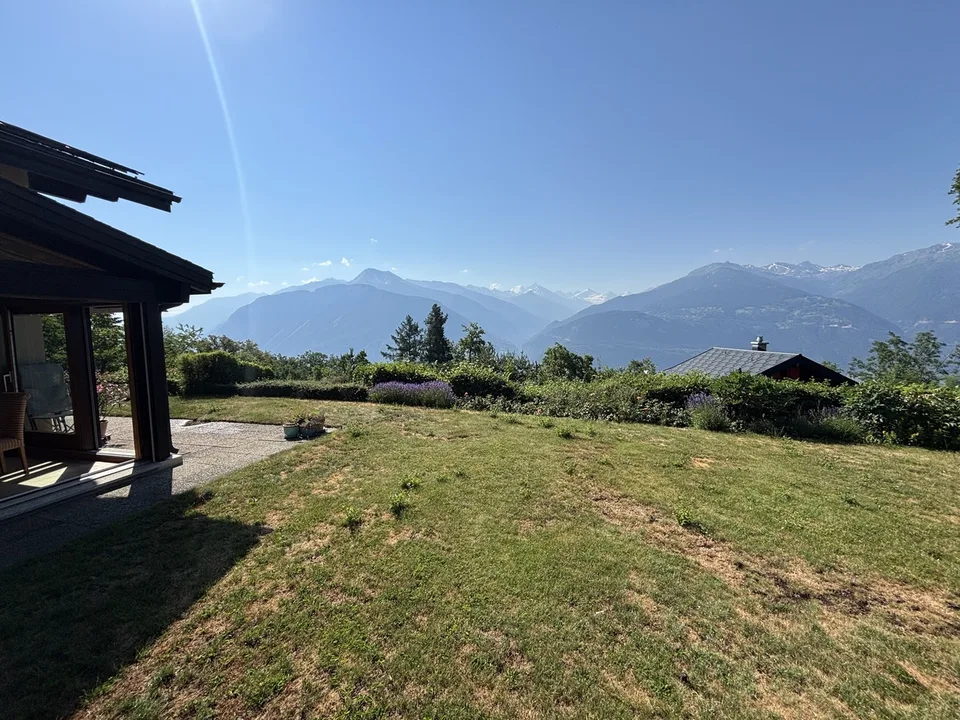 Charmantes Haus mit Panoramablick und eigenem Studio