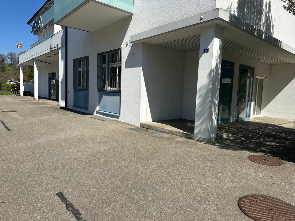 ***zentrale Gewerberäumlichkeiten mit vielfältiger Nutzungsmöglichkeit***