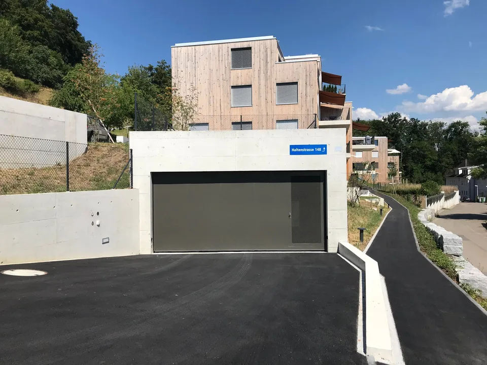 Einstellhallenplatz in Meilen