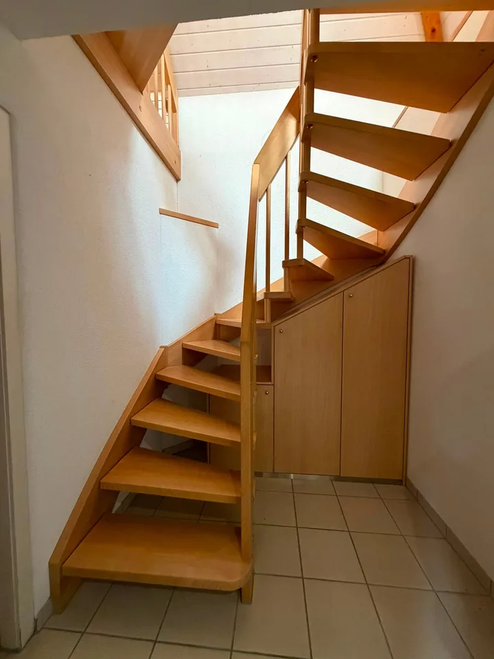 Charmantes Dachwohnung mit 4 Zimmern in Biel/Bienne