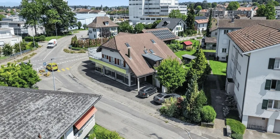 5,5 Zimmer Wohnung und Gewerbeflächen teilbar ab 60qm zur Miete