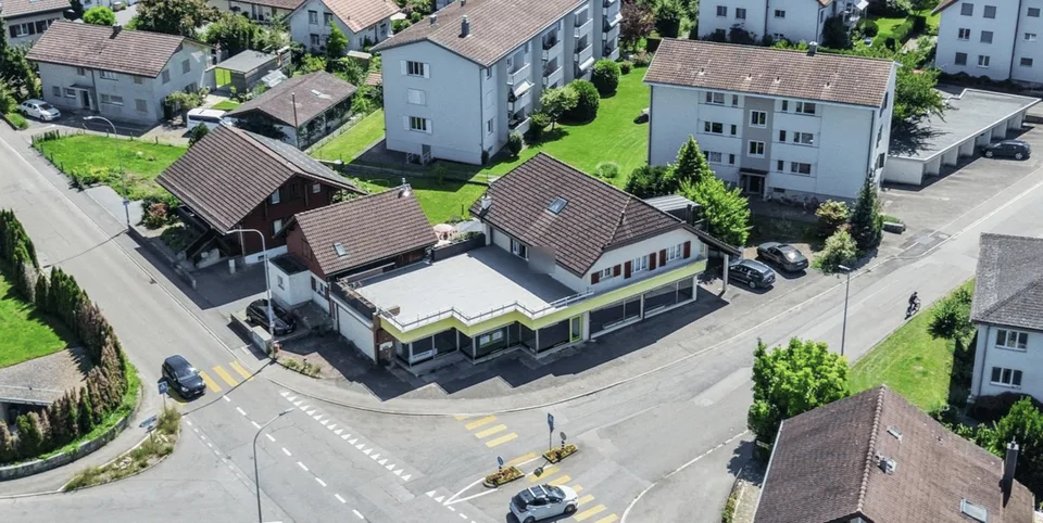 5,5 Zimmer Wohnung und Gewerbeflächen teilbar ab 60qm zur Miete