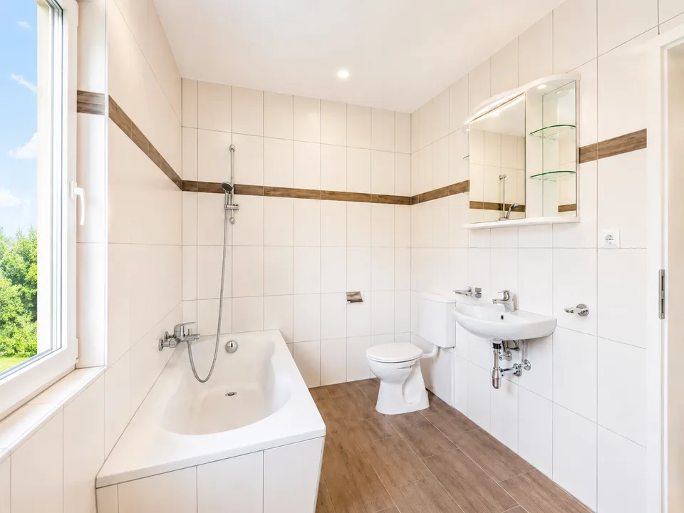 Magnifico 4.5 locali, molto spazioso e luminoso con cucina e bagno moderni!
