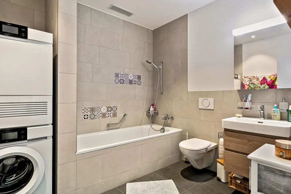 Eleganza senza tempo incontra comfort abitativo - appartamento 3,5 locali a Meinisberg – foto 7 di 13