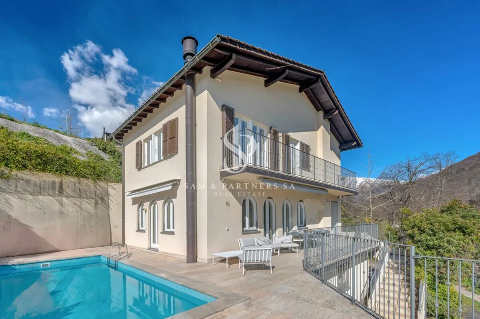 Maison moderne avec piscine