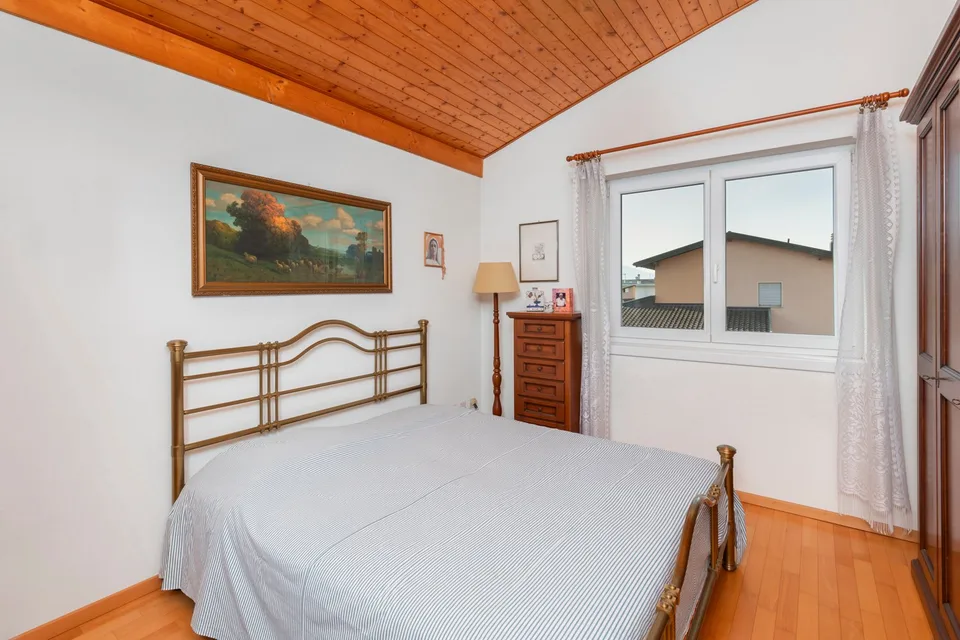 Vendesi graziosa casa con ampio giardino – foto 12 di 15