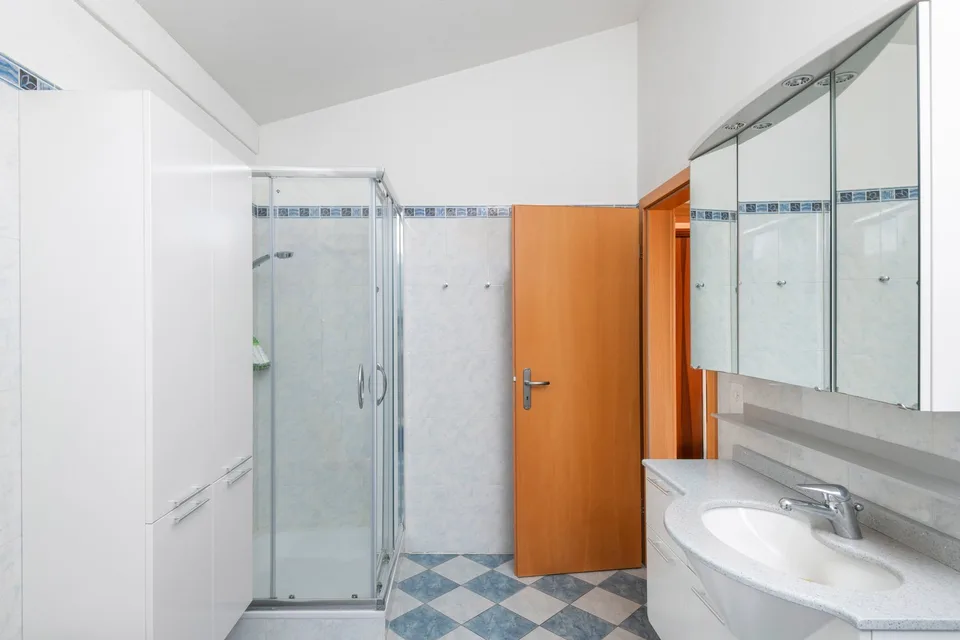 Vendesi graziosa casa con ampio giardino – foto 13 di 15