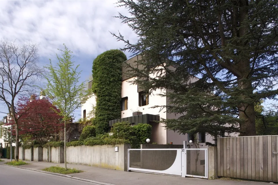 Denkmalgeschützter Architekturschatz an exklusiver Lage am Zürichberg