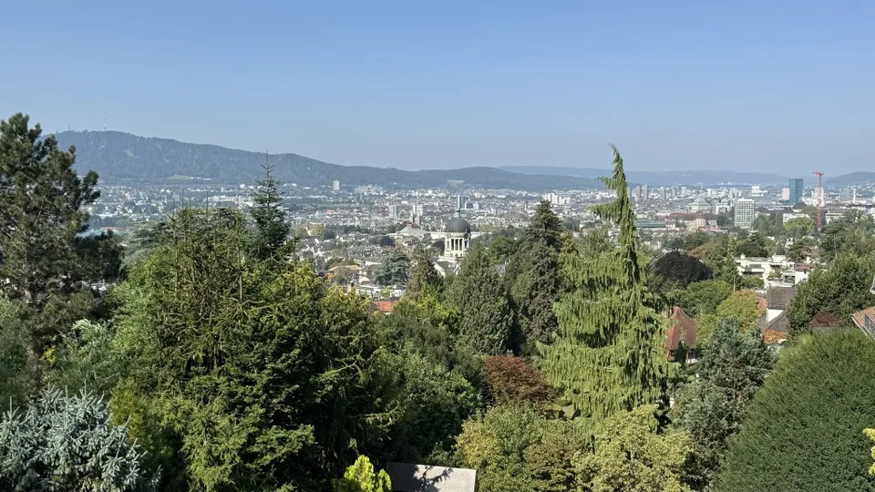 Denkmalgeschützter Architekturschatz an exklusiver Lage am Zürichberg