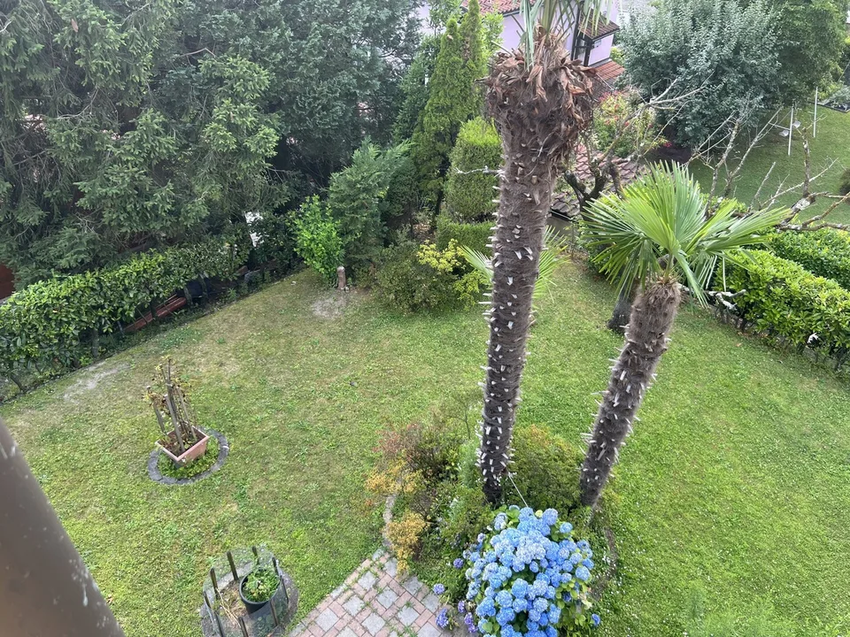 CADRO - LUGANO Casa unifamiliare 5.5 locali con giardino