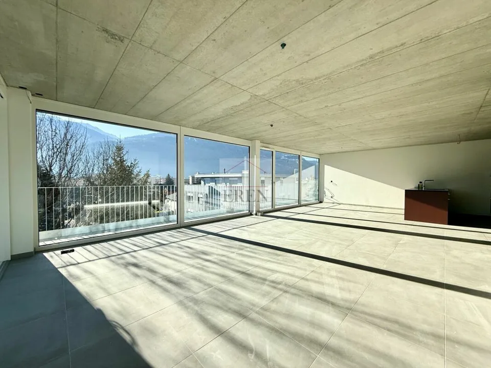 Prachtiges 4.5-Zimmer-Attikapartment mit großer Panoramaterrasse in Conthey, hell und modern