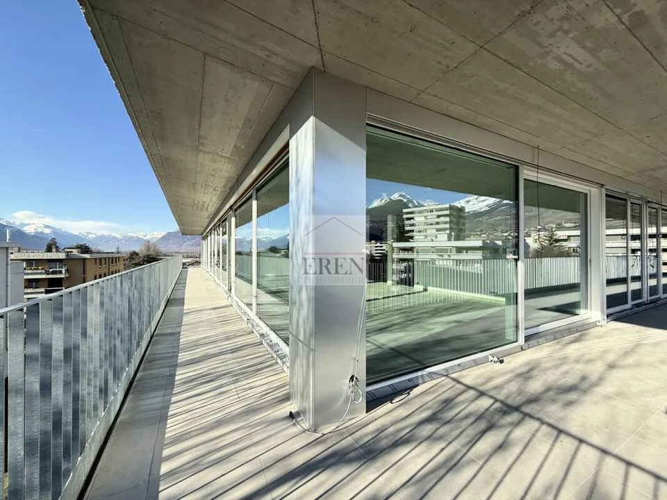 Magnifico attico di 4,5 locali con grande terrazza panoramica a Conthey, luminoso e moderno – foto 13 di 25
