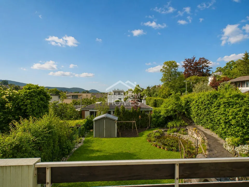 Maison de famille moderne avec jardin de rêve à Therwil