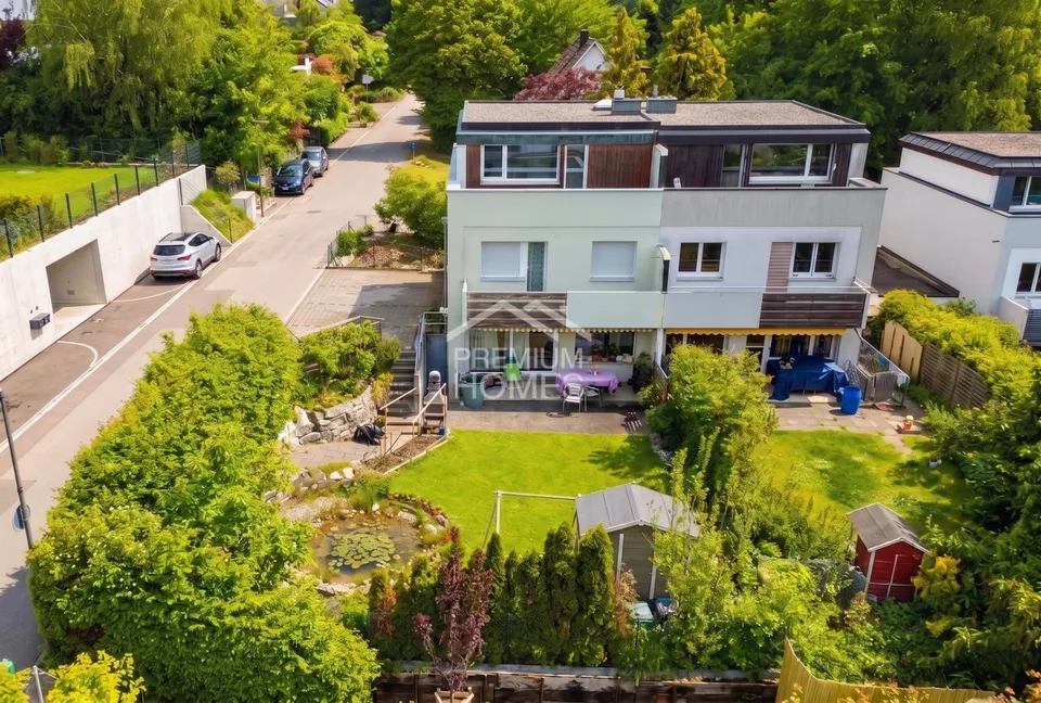 Maison de famille moderne avec jardin de rêve à Therwil