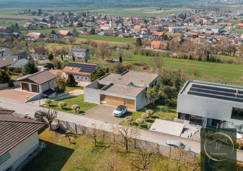 5.5 Zimmer Einfamilienhaus-Villa mit Weitsicht und riesigem Grundstück in Domdidier – foto 16 di 17