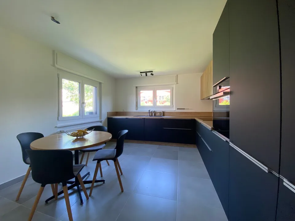 House, Coeuve - 698000