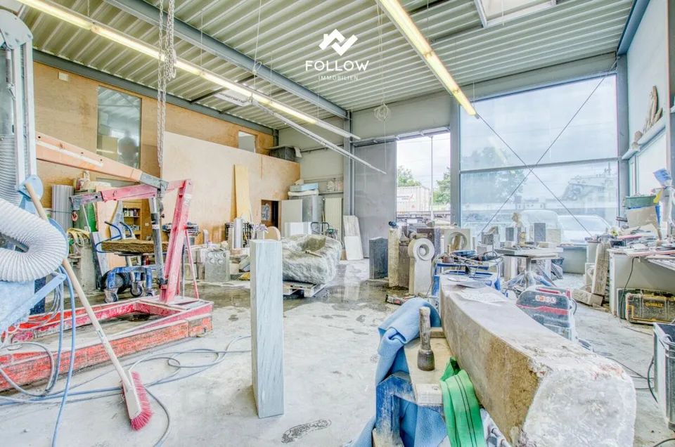 Il tuo nuovo sito aziendale: Hall commerciale compatto e luminoso con ufficio – foto 13 di 15