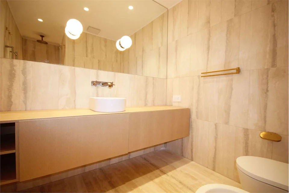 Nouveau penthouse de représentation de 5,5 pièces avec piscine et jardin – photo 11 sur 13