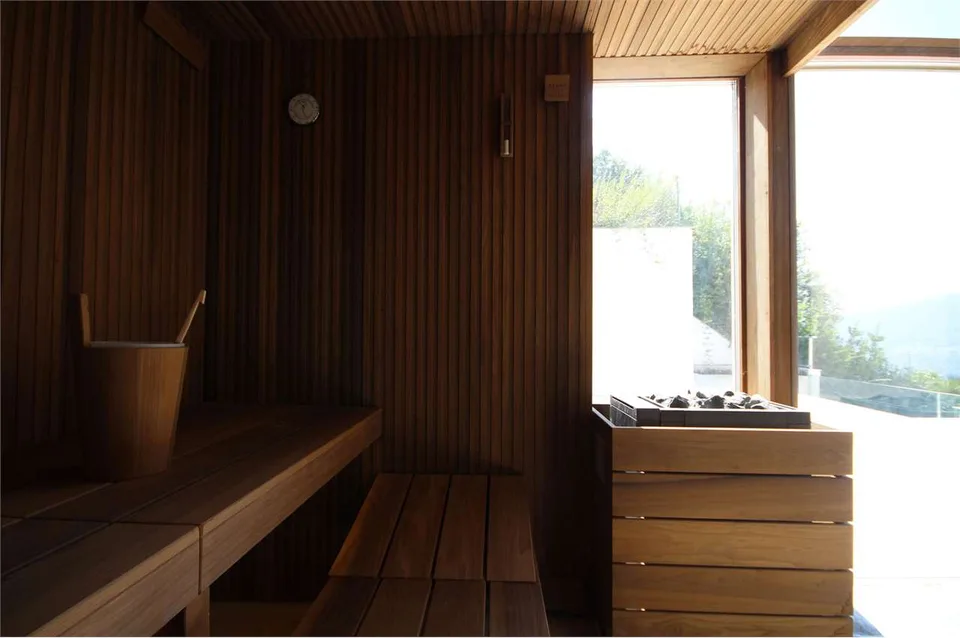 Nouveau penthouse de représentation de 5,5 pièces avec piscine et jardin – photo 13 sur 13