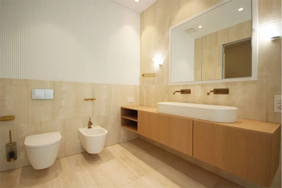 Nouveau penthouse de représentation de 5,5 pièces avec piscine et jardin – photo 9 sur 13