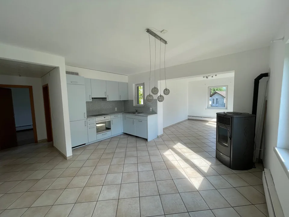 Semi-detached house, excellent location