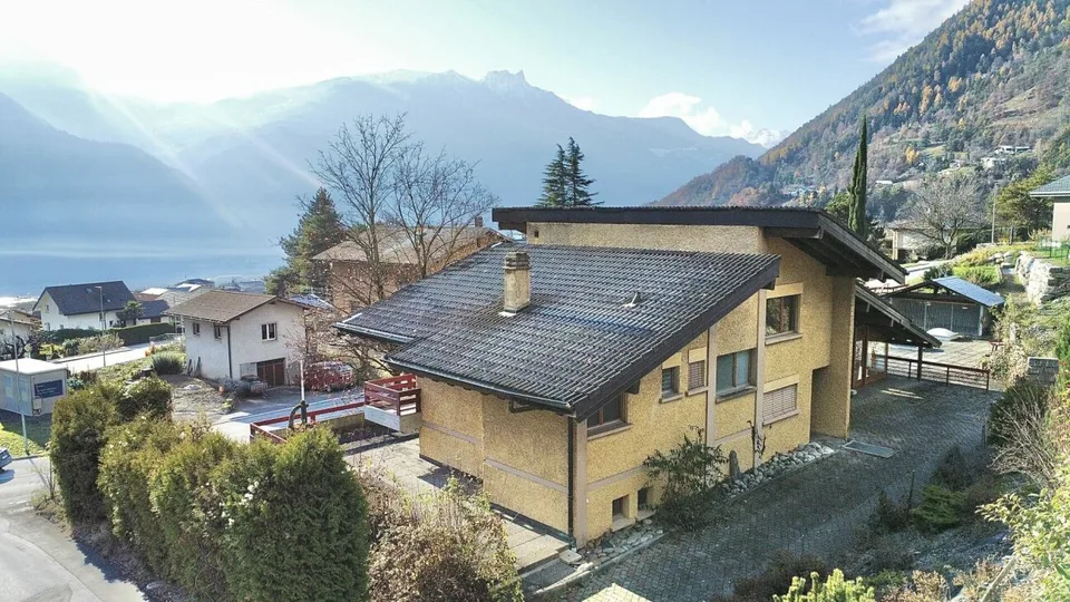 Grande maison avec beaucoup de potentiel à Chamoson