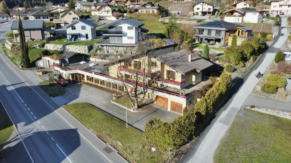 Grande maison avec beaucoup de potentiel à Chamoson