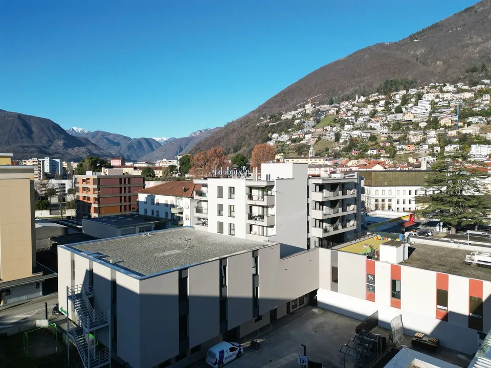Centro 6, stabile commerciale/residenziale a Locarno