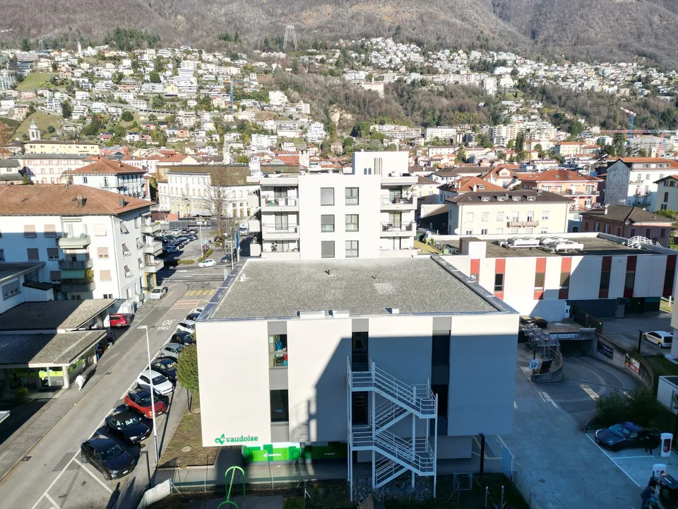 Zentrum 6, Gewerbe- und Wohngebäude in Locarno – Foto 6 von 10