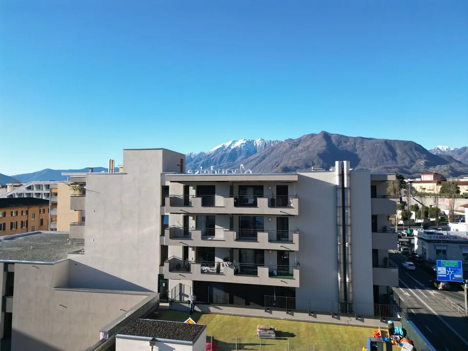 Centro 6, stabile commerciale/residenziale a Locarno