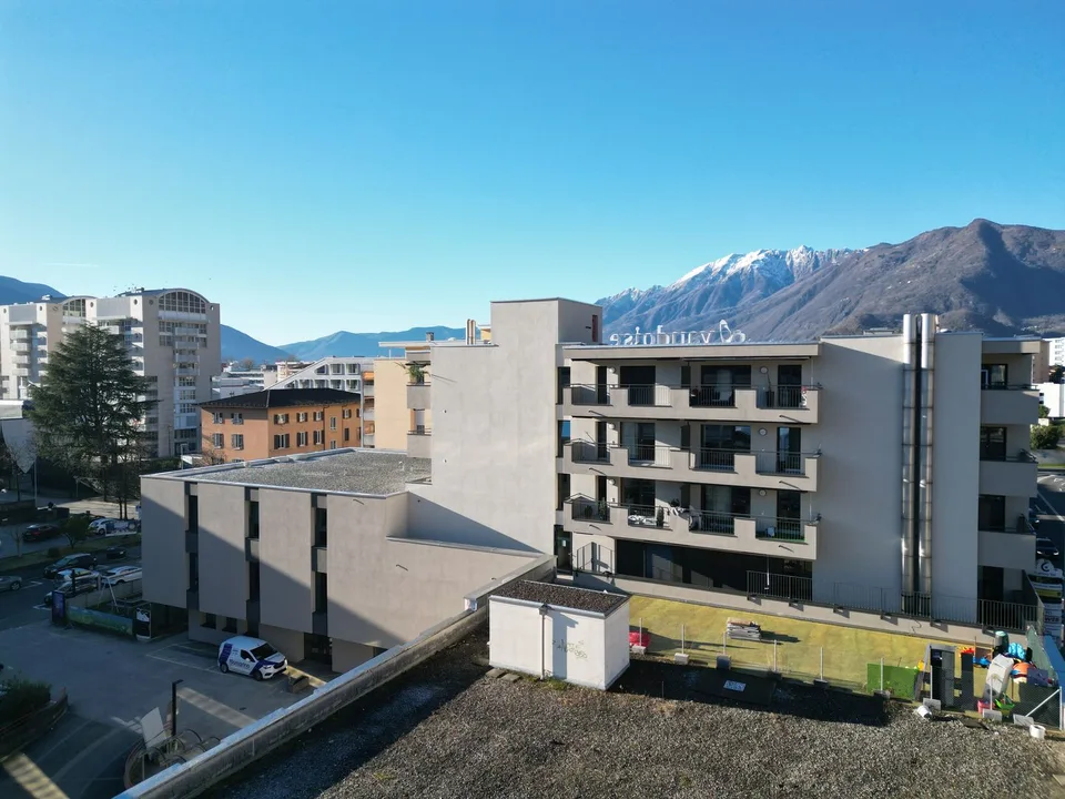 Centro 6, stabile commerciale/residenziale a Locarno