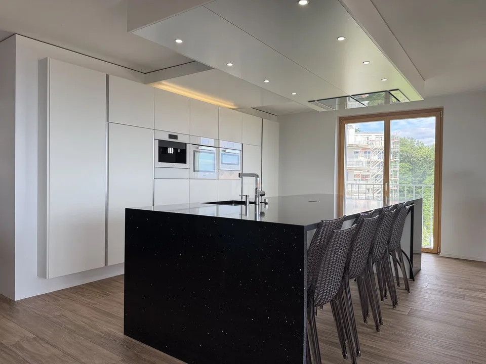 Schönes Appartement mit Panoramablick auf den See