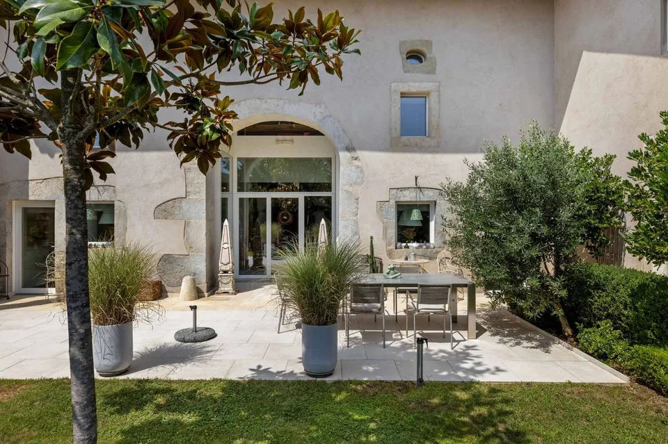 Propriété au confort contemporain  4 suites, luxe et histoire