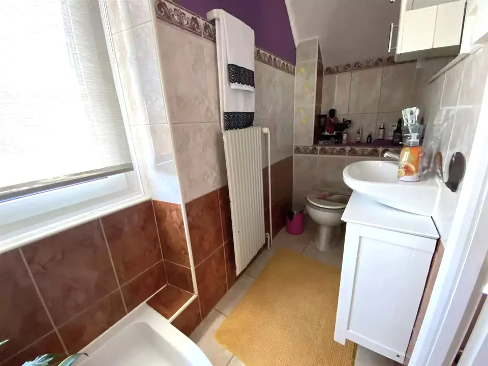 TRES GROSSE BAISSE DU PRIX DE VENTE - Plaisante maison familiale de 5,5 pièces totalement rénovée – photo 22 sur 30